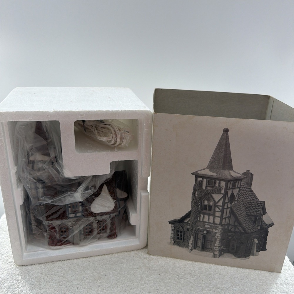 1992 Dept 56 Dickens Heritage Village Old Michael Church #55620 w Original Box